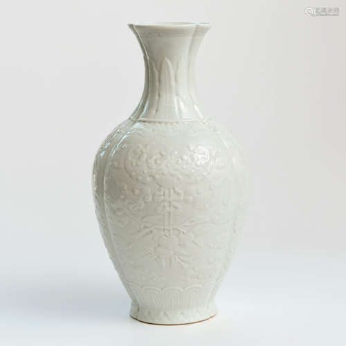 A Chinese Flower Carved White glazed Porcelain Vase