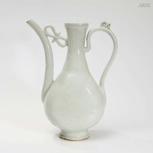 A Chinese Sweet White Glaze Porcelain Ewer