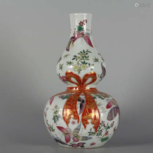 A Chinese Famille Rose Floral Porcelain Gourd-shaped Vase