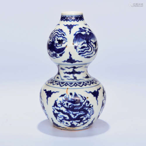 A Chinese Blue and White Dragon&phoenix Pattern Porcelain Gourd-shaped Vase