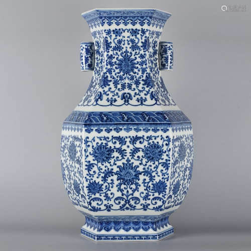 A Chinese Blue and White Floral Porcelain Hexagon Vase