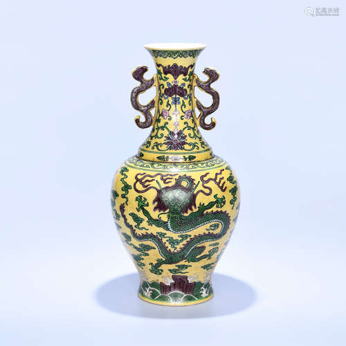 A Chinese Yellow Glazed Green Dragon Pattern Porcelain Vase