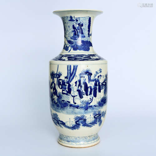 A Chinese Blue and White Floral Porcelain Vase