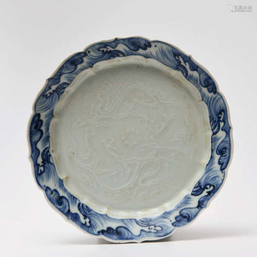 A Chinese Blue and White Floral Porcelain Plate