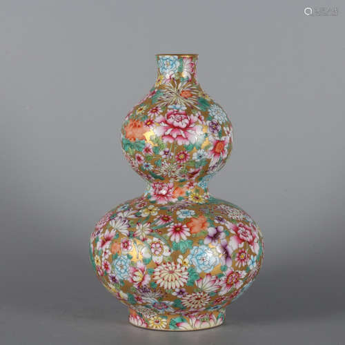 A Chinese Gold Floral Porcelain Gourd-shaped Vase