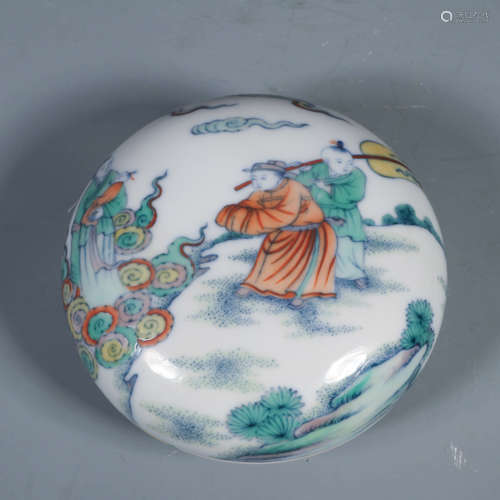 A Chinese Doucai Figure Painted Porcelain Seal Box