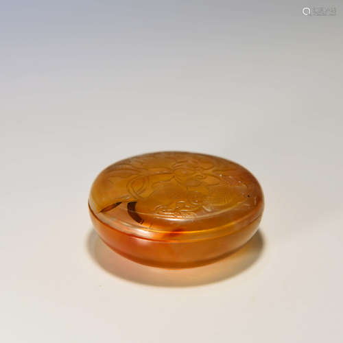 A Chinese Agate Box with Cover