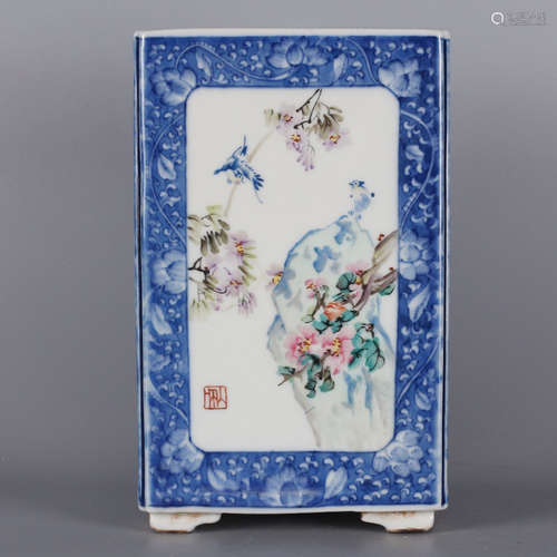 A Chinese Blue and White Floral Porcelain Brush Pot