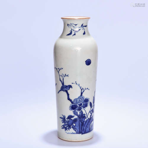 A Chinese Blue and White Floral Porcelain Vase