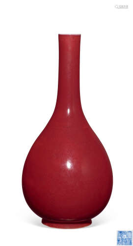 清乾隆 红釉长颈瓶  清代单色釉瓷器