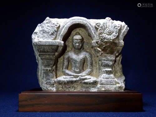 石彫釈迦牟尼佛像　某家美術館出品