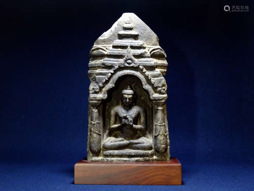 石彫釈迦牟尼佛像　某家美術館出品
