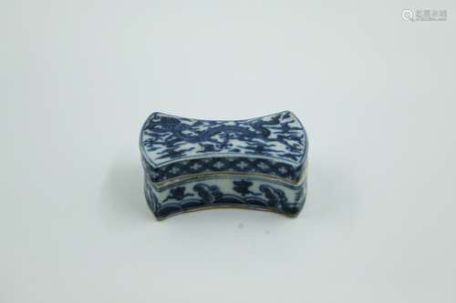 Chinese Ming Dynasty Wanli Period Blue And White Dragon Pattern Inkpad Box