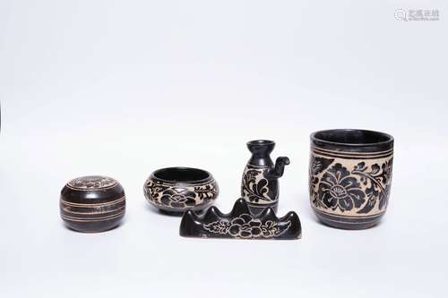 Chinese Set Of Cizhou Kiln Porcelains