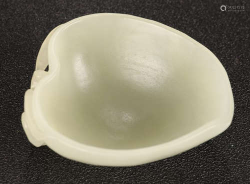 A HETIAN JADE BRUSH WASHER SHAPED WITH PEACH