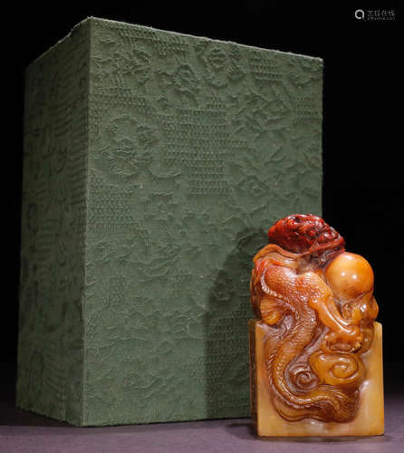 A TIANHUANG STONE SEAL CARVED WITH DRAGON