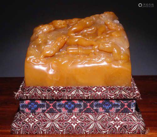 A TIANHUANG STONE SEAL CARVED WITH DRAGON