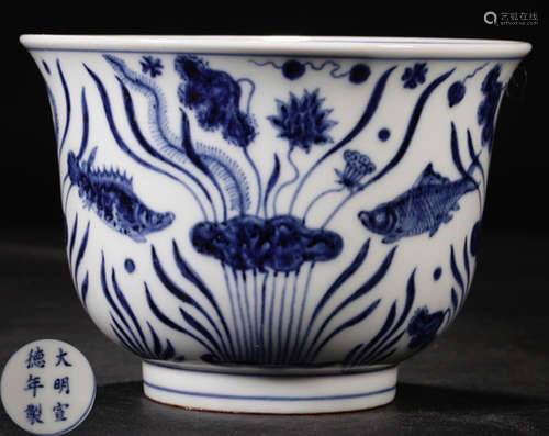 A BLUE&WHITE GLAZE BOWL WITH FLOWER&FISH PATTERN