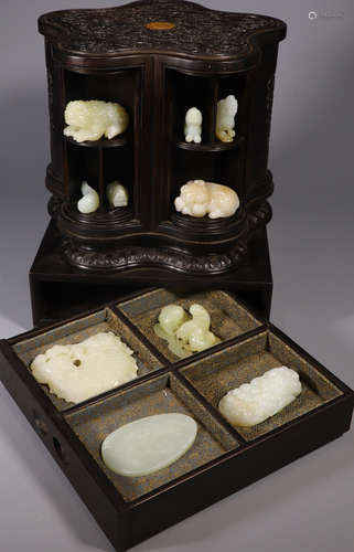 SET OF HETIAN WHITE JADE PENDANT