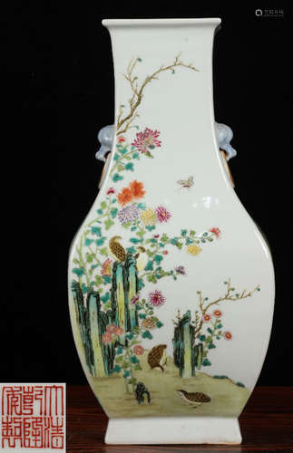 A FAMILLE ROSE GLAZE VASE PAINTED WITH BIRD&FLOWER