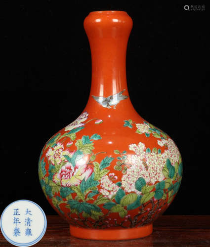 A RED BASE FAMILLE ROSE GLAZE VASE WITH FLOWER&BIRD PATTERN