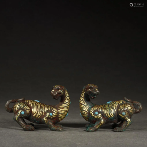 A PAIR OF ANCIENT CHINESE GOLD AND SILVER-I…