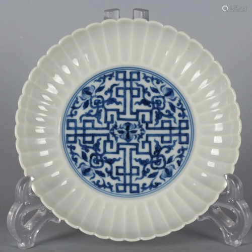 ANCIENT CHINESE WHITE AND BLUE PLATE