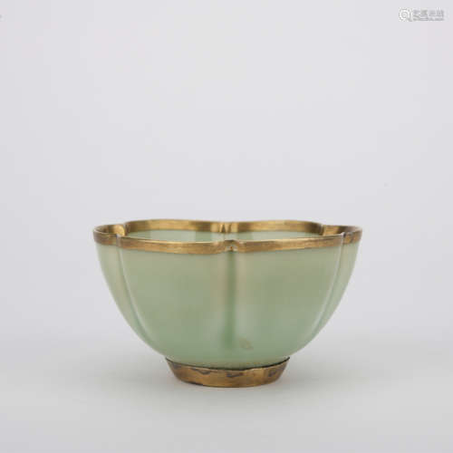 Qing jade glaze cup inlaid with gold