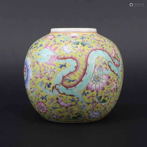 Qing dynasty famille-rose jar