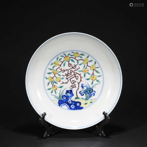 A Wu cai 'floral' plate,Qing dynasty