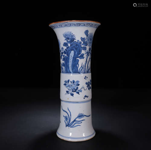 Qing dynasty blue and white bottle