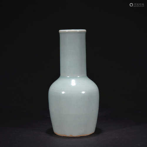 A Long quan celadon bottle,Qing dynasty