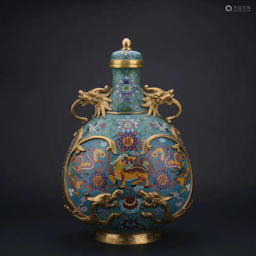 Qing dynasty cloisonne bottle with dragon pattern