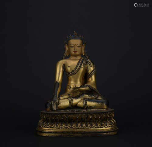 Qing dynasty gilt bronze statue of shakyamuni