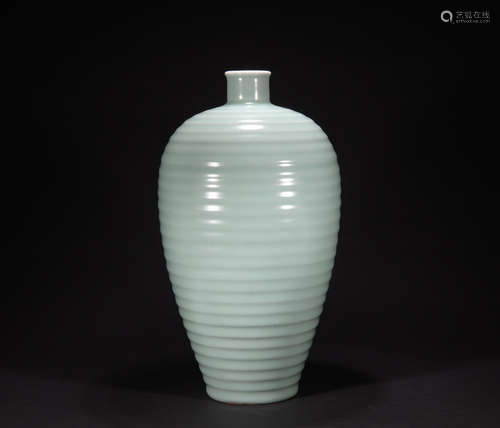 A Long quan celadon Meiping,Qing dynasty