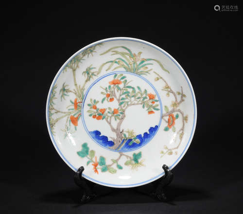 A Wu cai 'floral' plate,Qing dynasty