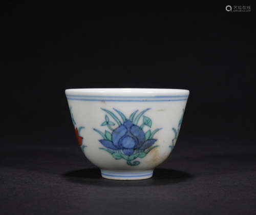 A DouCai 'floral' cup,Ming dynasty