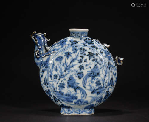 A blue and white 'floral' winepot,Qing dynasty