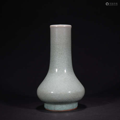 A officer glazed bottle,Qing dynasty