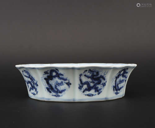 Ming dynasty blue and white brush washer