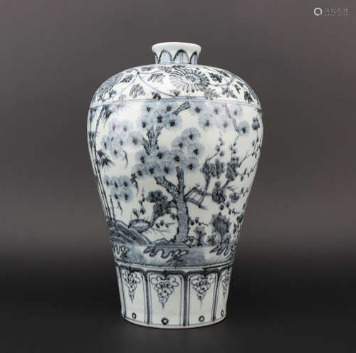 Ming dynasty blue and white vase