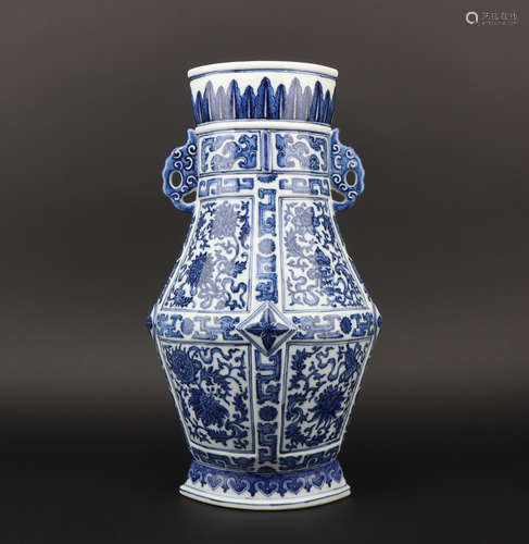 Qing dynasty blue and white bottle