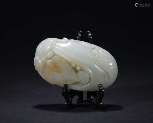 Qing dynasty jade monkey ornament