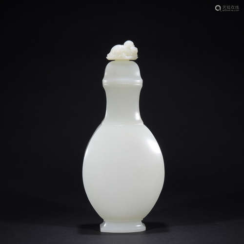 Qing dynasty jade bottle