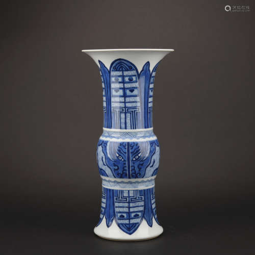 A blue and white flower goblet,Qing dynasty