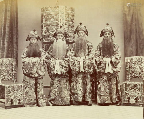 华芳照相馆 1870s 华芳照相馆 戏曲演员合影 蛋白照片 / Albumen Print