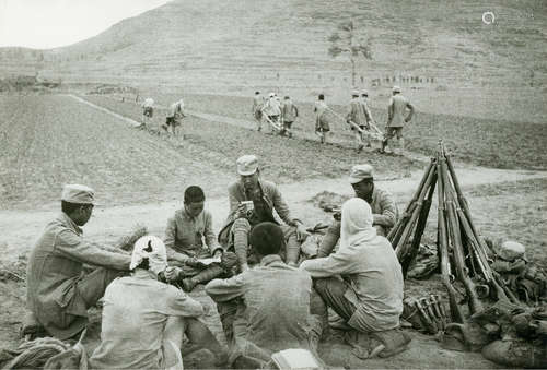 石少华 1941 石少华 又学习又生产 银盐纸基 / Gelatin Silver Print