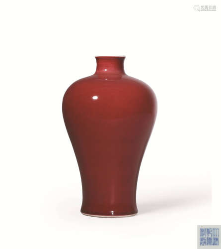 清乾隆  霁红釉梅瓶