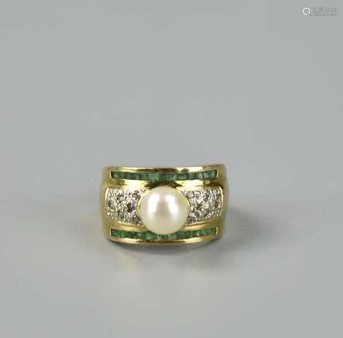 14K Gold Ring With Diamond & Pearl Inlay