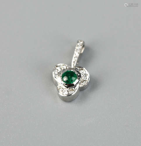 18K White Gold Inlay With Emerald